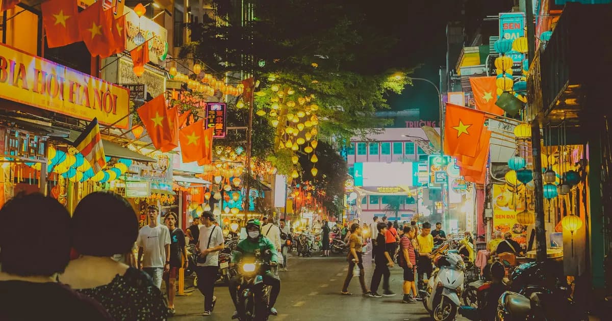 The 15 Best Street Foods in Vietnam (and Where to Find Them)